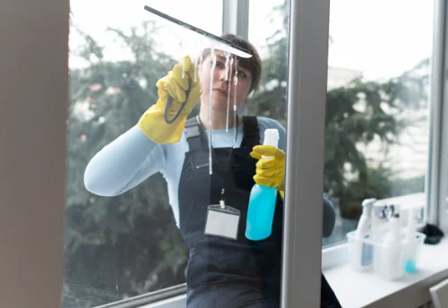 Nettoyage de vitres intérieures et extérieures à Arvieu